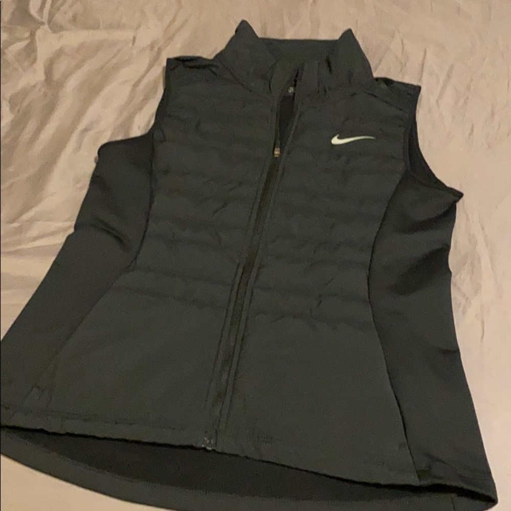 Women’s NIKE vest